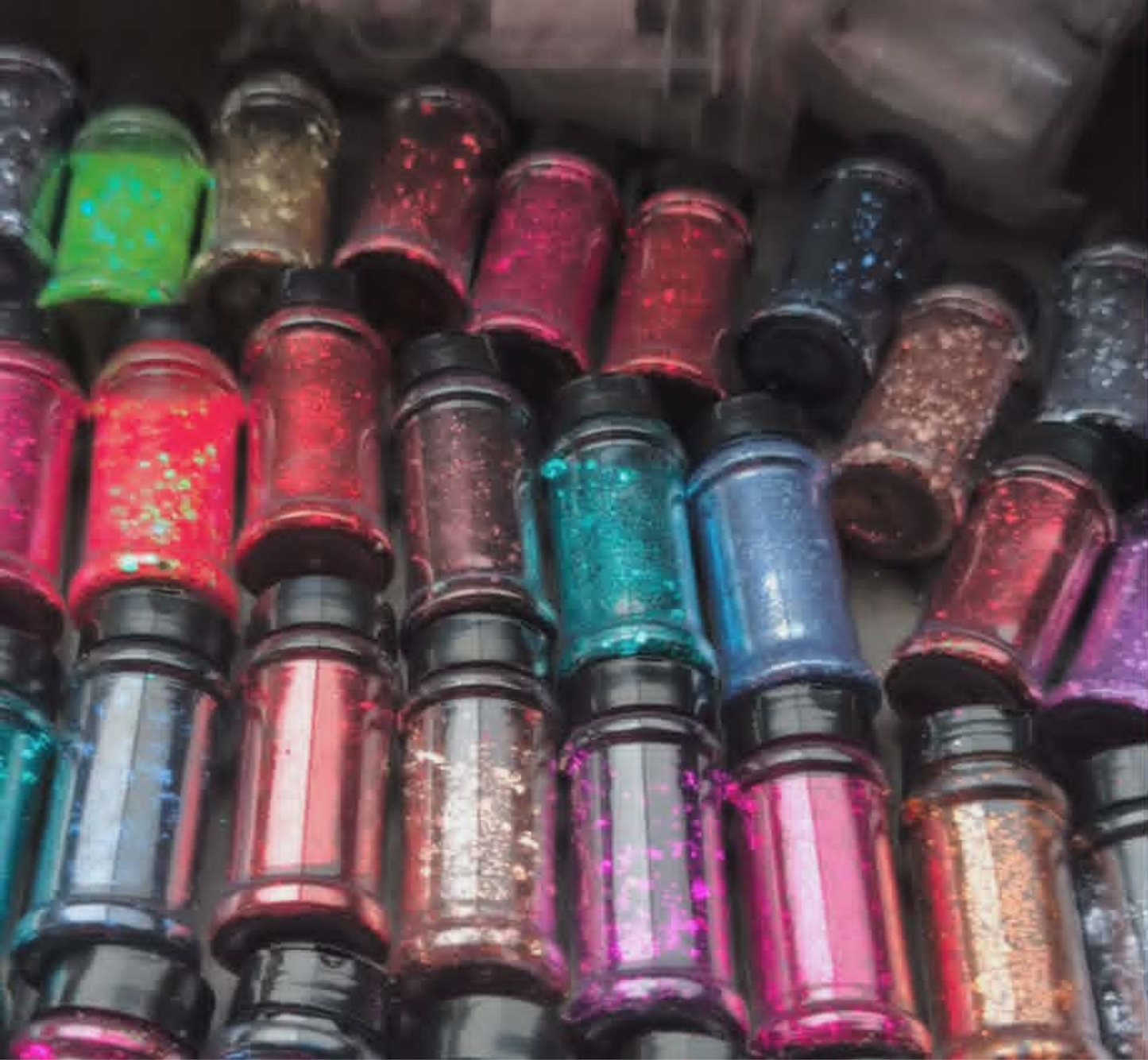 GLITTER